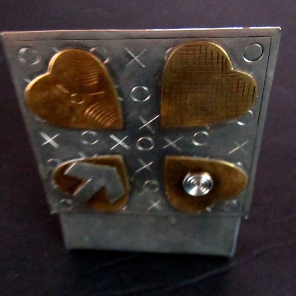 Mixed metal silver & brass tin pill or trinket box - Hearts - Valentines Day - Picture 6 of 8